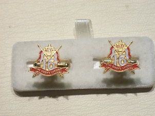 16th/5th Lancers enamelled cufflinks - Click Image to Close